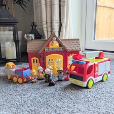 ELC Happy land Fire Station And Fire Truck With Firefighters FULLY WORKING