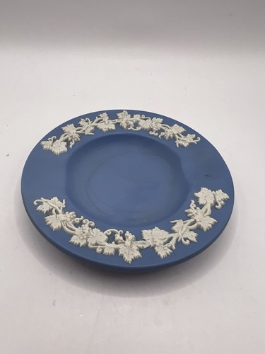 Vtg wedgewood jasperware - wedgewood, blue