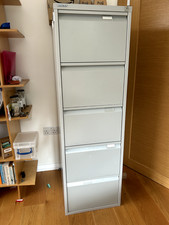 5 drawer filing cabinet. Metal with suspension files