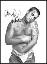 Robbie Williams, Autographed, Cotton Canvas Image. Limited Edition (RW-410)