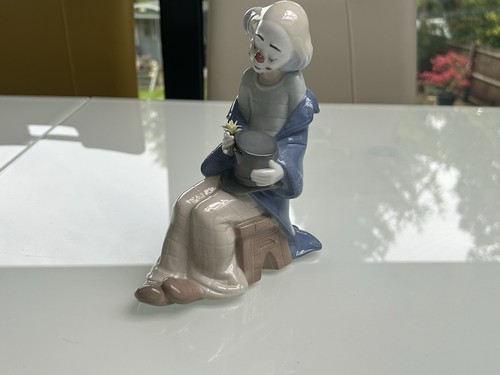 Nao lladro little clown - by,