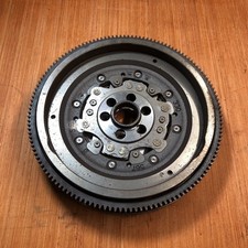 VW TIGUAN 5N AUDI Q3 8U 2.0 TDI AUTOMATIC DSG DUAL MASS FLYWHEEL 03L105266AM