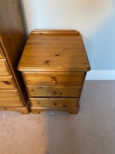 Ducal pine bedside table