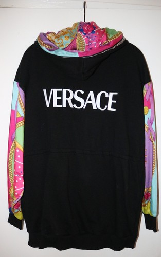 Versace hoodie 100 authentic - , 100%