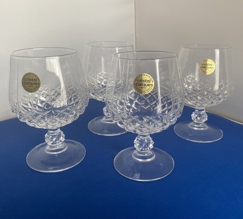 Set cut glass - of,