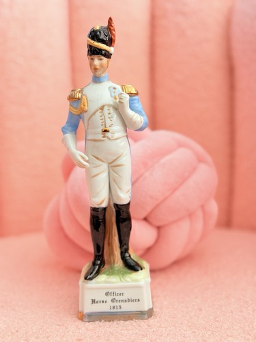 Porcelain alfretto officer - porcelain,