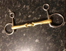 Neue Schule Baucher / Hanging