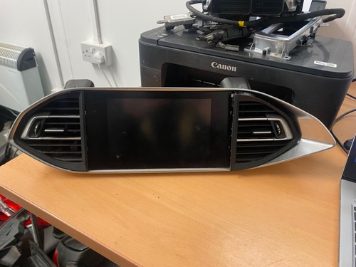 Peugeot 308 2015 radio display