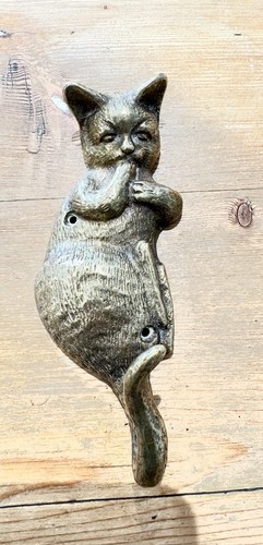 Brass cat hook - brass,