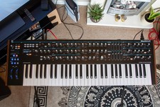 Novation Summit 16 Voice