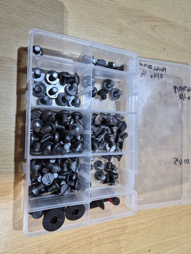Assorted bottom bar - assorted, screws