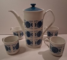 Vintage Johnson Brothers Coffee Pot And 4 Cups