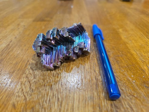 Bismuth metal crystal - metal,