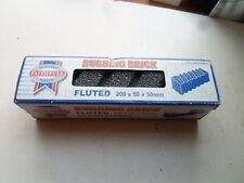 Faithfull Silicon Carbide Rubbing Brick Fluted 200 X 50 X 50Mm FAIRBRICKF8