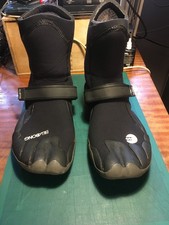 Billabong surfer wetsuit boots - surfer,