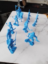 1/32 marx men at arms 9 figures in blue 1 mounted