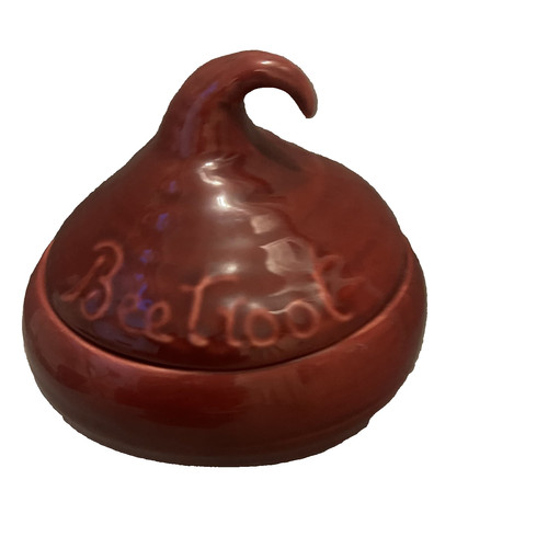 Lidded beetroot storage - beetroot, pot