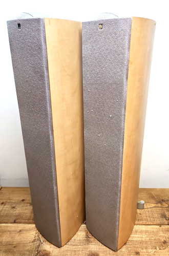 Kef floorstanding speakers - q4,