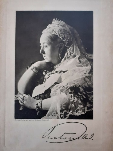 Queen victoria gunn - by, &