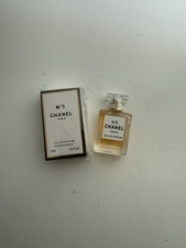 CHANEL No.5  Eau  de Parfum