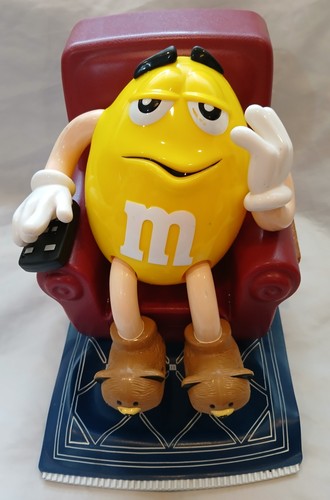 Armchair dispenser - m&ms,
