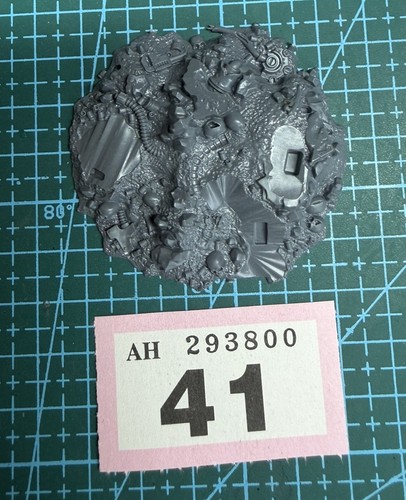 Roboute guilliman scenic base - roboute,