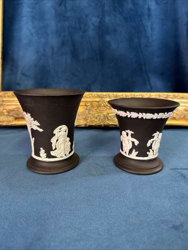 Pair wedgwood black - pair,