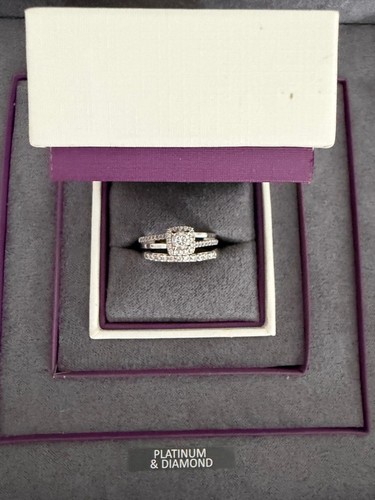18ct white gold diamond - , halo