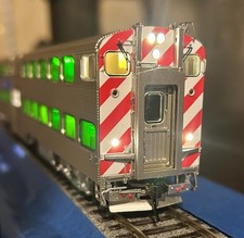 Atlas HO Nippon Sharyo Metra