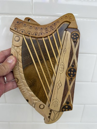 Irish harp plaque - plaque, wooden