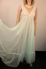 VTG 70S MINT 2 LAYER SILKY ULTRA SHEER NYLON & LACE NIGHTDRESS, SIZE 34" LONG