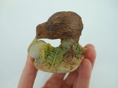 Kiwi bird with egg rick - kiwi,