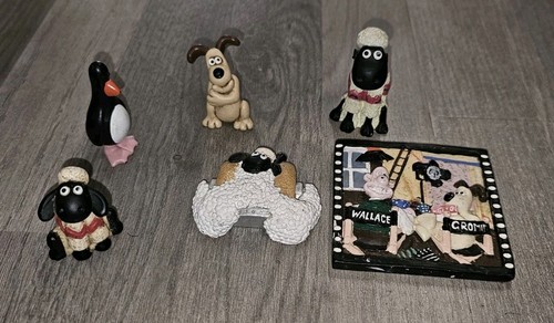 Various vintage wallace - vintage, and