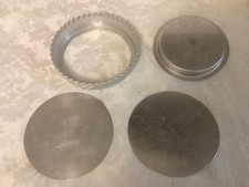 23cm loose bottom flan tin
