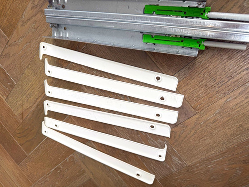 Soft close metal - close, drawer