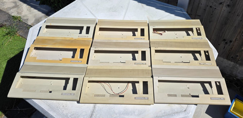 Commodore 64c empty - x,