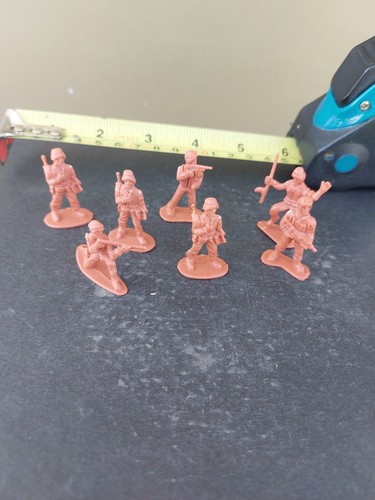 Vintage miniature soldier - vintage, set