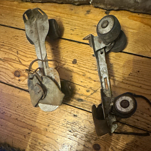 Vintage strap metal roller - vintage,