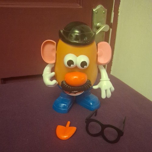 Potato head toy with - head,