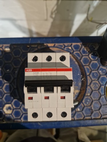 Abb c32 amp triple - abb,