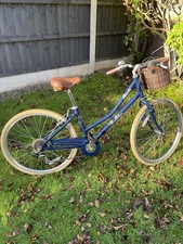 Girls bike. Pendleton Blossomby. Years 9-15 Junior Bike - Navy Blue 