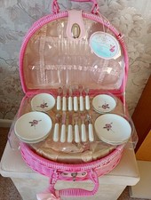 Lucy Locket 35 Piece Ceramic Picnic Set In Wicker Carry Case