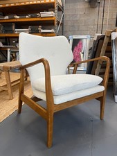 Gallery Jensen Armchair solid