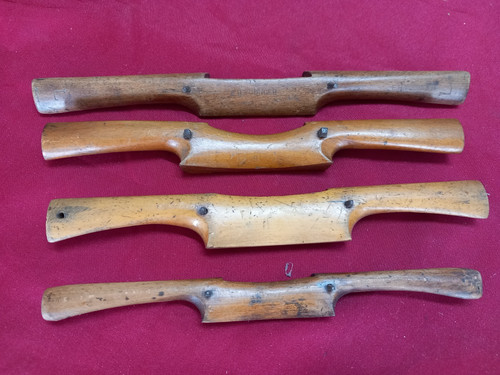 Four wooden beech spokeshaves - ,