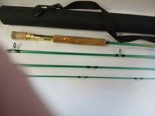SOUGAYILANG CARBON 9FOOT  FLY  ROD AND REEL COMBO WITH SOLID CASE NOT ORIG.(15Q)