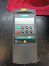 SIEMENS MICROMASTER 440 VFD SINGLE PHASE 240V MOTOR DRIVE INVERTER 0.75 kW