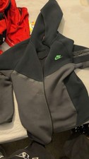 men’s nike tech fleece, has