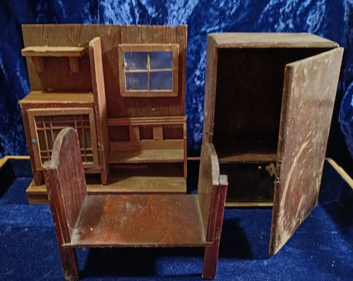 Spooky vintage wooden - spooky!,