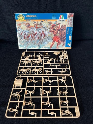 Italeri scale gladiators - 1/72,