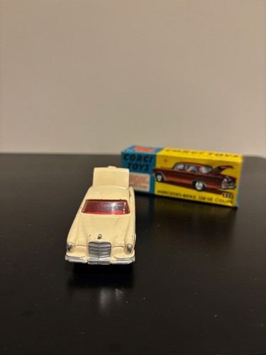 Corgi 230 mercedes benz 220se - mercedes,